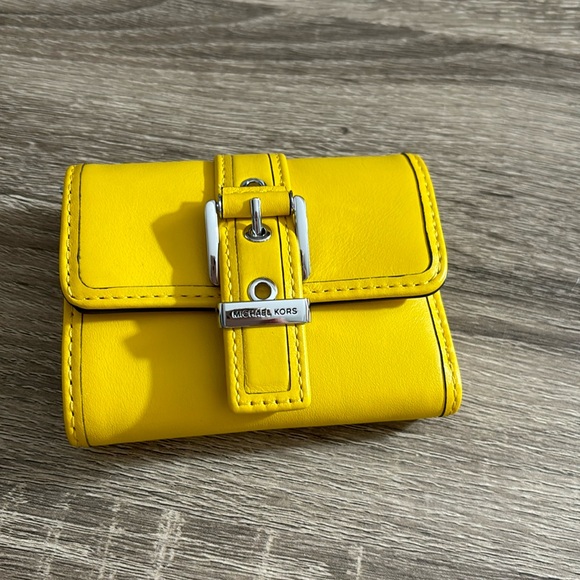 MK Colby Leather Wallet NWT - Picture 1 of 7